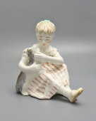 Фигурка «Девочка с кошкой», скульптор Холодная М. П., ЗиК Конаково, 1959 г.