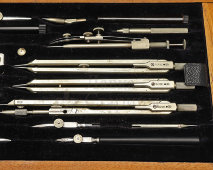 Набор инструментов для черчения, готовальня «Präcision» (Точность) в деревянном футляре, фирма Е. O. Richter&Co, Берлин, 1920-30 гг.