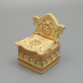Старинная фаянсовая солонка-трон в русском стиле, Тов-во М. С. Кузнецова, к. 19 в.