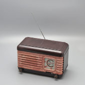 Винтажный советский радиоприемник «Москвич» с FM диапазоном и Bluetooth, Москва, 1949-50 гг.