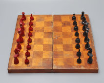 Старые советские шахматы «Красные и черные», дерево, 1930-40 гг.